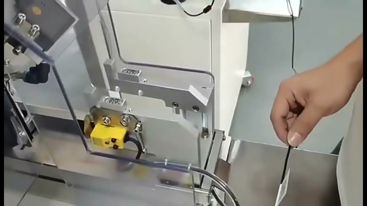 USB 이어폰 와이어 하네스 플래그 자동 부착 라벨러 | 케이블 와이어 라벨링 머신