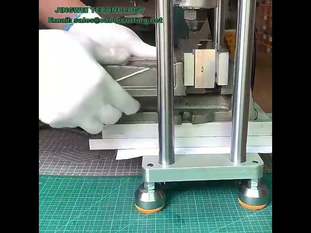 110V 220V 50G 데스크탑 수직 사출 성형기 | USB 충전 스위치 플러그 플라스틱 제품 제조