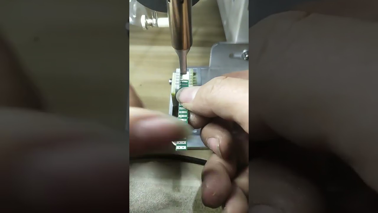 반자동 와이어 솔더링 머신 | 항공 플러그, LED 스트립, 회로 기판 납땜 장비