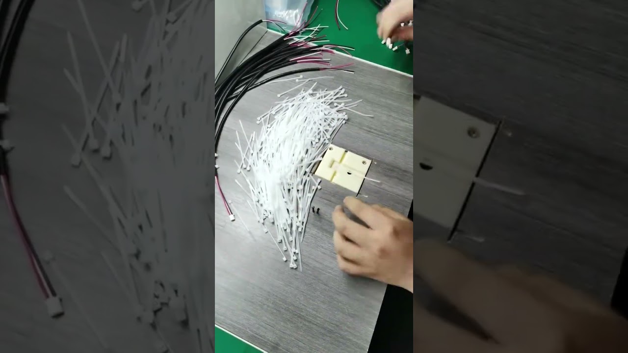 컴팩트 케이블 타이 도구는 어떤 하네스 보드에도 쉽게 장착되어 전나무 및 나일론 케이블 타이를 빠르게 묶을 수 있습니다.